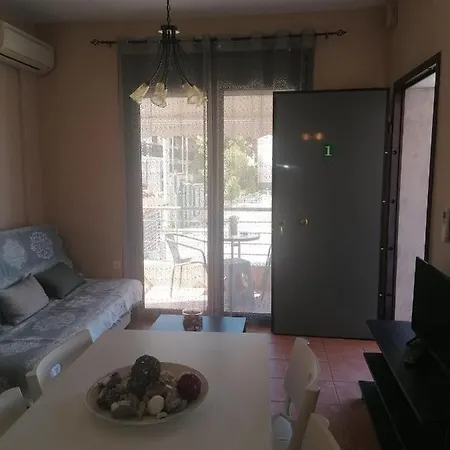 Enoikiazomena Diamerismtata Giannakoudis νο1 * Nikiti (Sithonia)