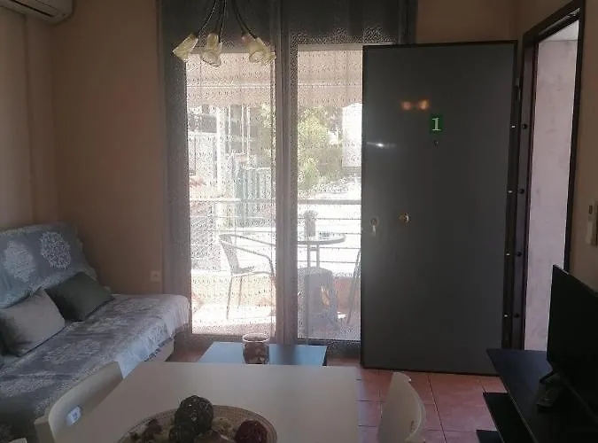 Enoikiazomena Diamerismtata Giannakoudis νο1 * Nikiti (Sithonia)